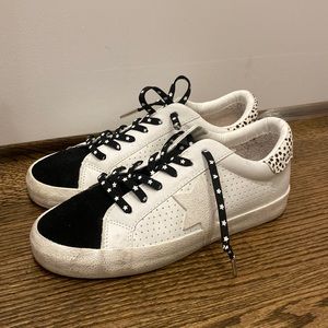 Vintage Havana Original Design Size 7 Black & White Sneaker with star laces